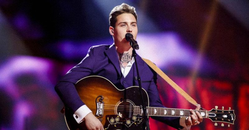 Les Pays-Bas : Douwe Bob vise à représenter à nouveau son pays